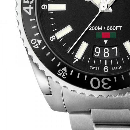 Gucci Dive Quartz Black Dial Silver Steel Strap Watch - YA136301